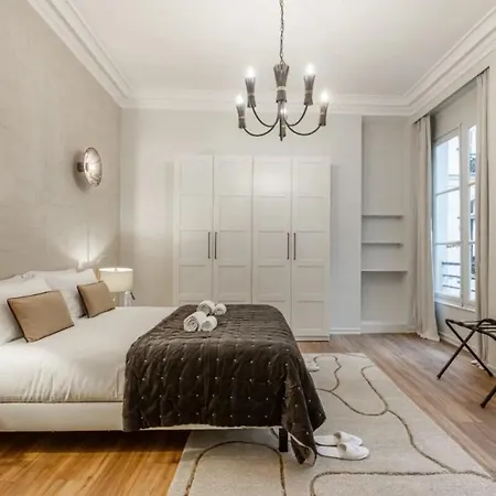 21operalouvreparis022bedroomsac *